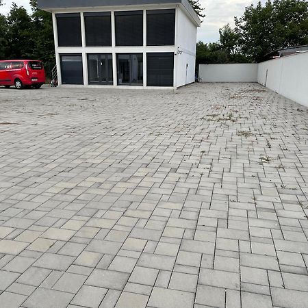 Moderny Novy Byt S Bezplatnym Parkovanim V Objekte, Self-Checking Pressburg Exterior foto